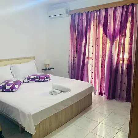 Rejana Apartmanhotel *